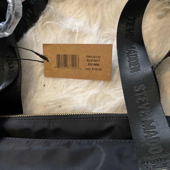 STEVEN MADDEN BGYM DUFFLE BAG - Picture 8 of 9